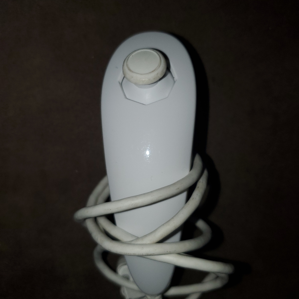 NINTENDO WII OEM WHITE NUNCHUCK